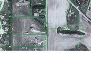 Kenilworth Rd, Lakeville, IN 46536