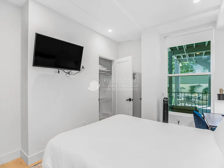 2263 1/2 Sacramento St #3 — Photo 4