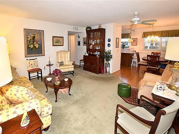 4th image of 14 Vista Gardens Trl
