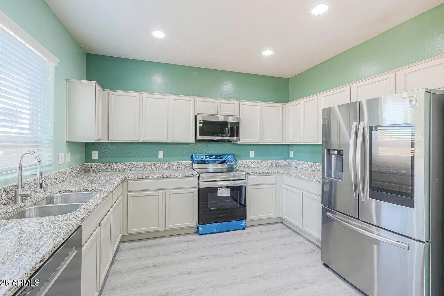 4 bed, 2.5 bath, 2374 sqft, $2,200 — Photo 3
