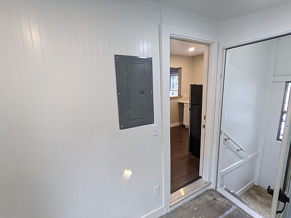 2nd image of 106 W 13th St Unit 3