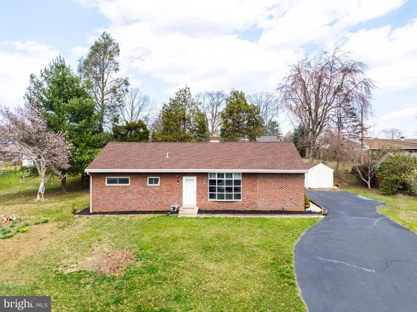 21 Pilgrim Dr, Lancaster, PA 17603