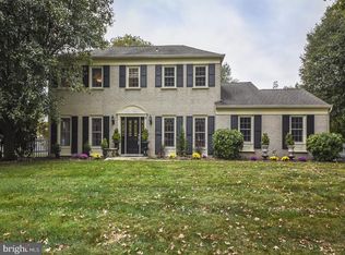 128 Maple Point Dr, Langhorne, PA 19047