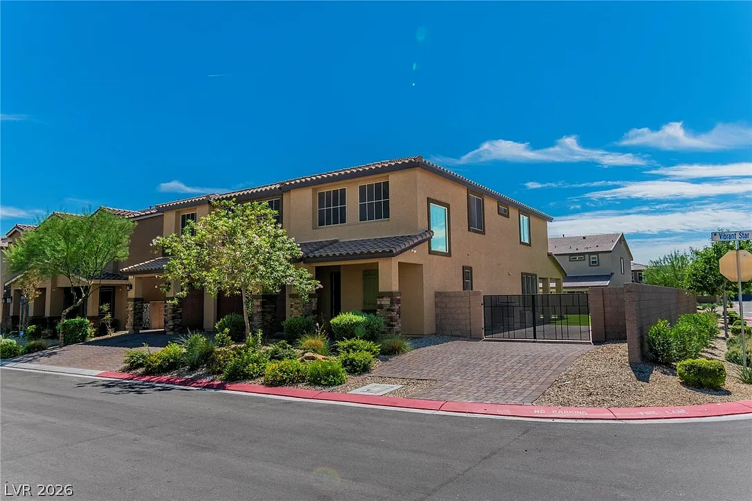 6 bed, 4.5 bath, 4428 sqft, $4,750 — Photo 2