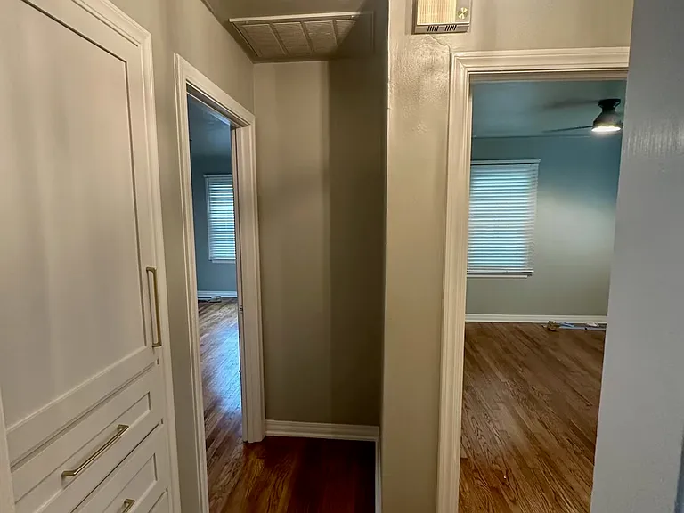 1040 W Boyd St — Photo 3