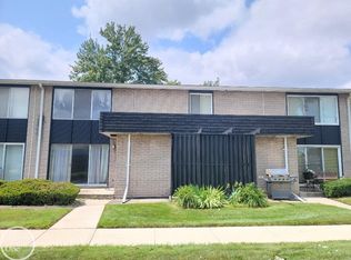 8685 Kennedy Cir, Warren, MI 48093