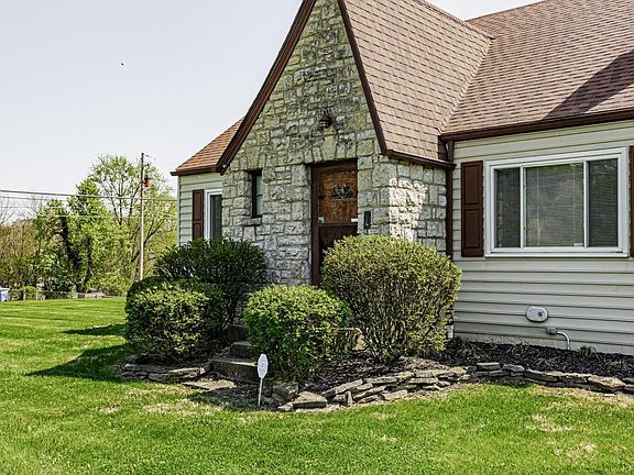 2nd image of 1558 Demorest Rd