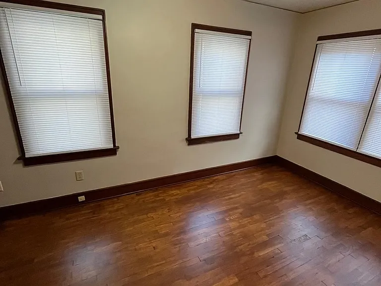 825 W Olive Ave — Photo 4