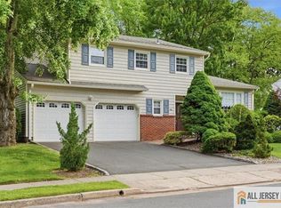 46 Lynnwood Rd, Edison, NJ 08820