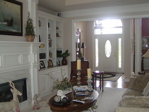 3rd image of 166 Woodlake Dr