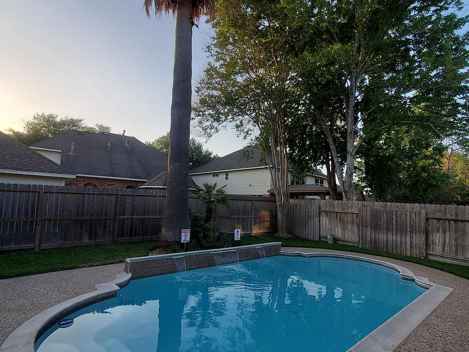 1st image of 10611 S Belmont Ct