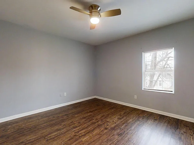 1133 N Keystone Ave — Photo 12