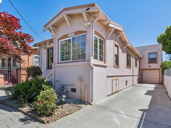 2328 Bartlett St, Oakland, CA 94601