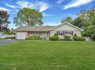 265 Edward Ave, Medford, NY 11763