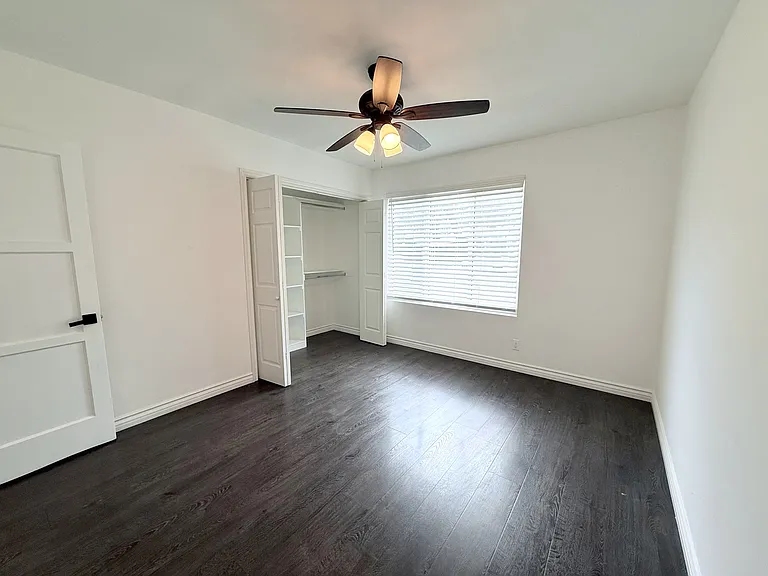 4862 Lindley Ave — Photo 11