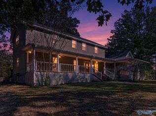 5402 Tom Cat Rd, Hokes Bluff, AL 35903