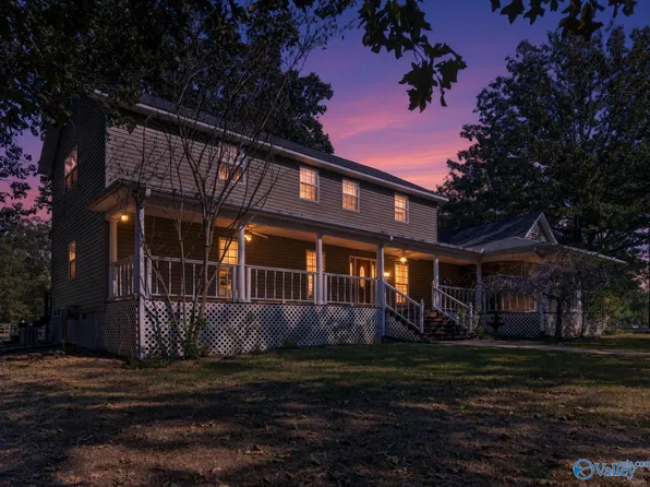 5402 Tom Cat Rd, Hokes Bluff, AL 35903