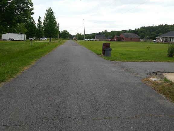 5th image of 32 Bush Ln