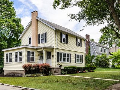 40 Wedgewood Rd, Newton, MA, 02465