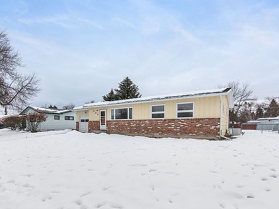 2nd image of 127 Arrowhead Dr