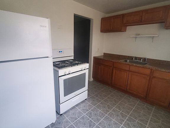 3rd image of 4878 Banbury Ct APT 7