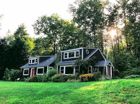 71 Woods Rd, East Dummerston, VT 05346