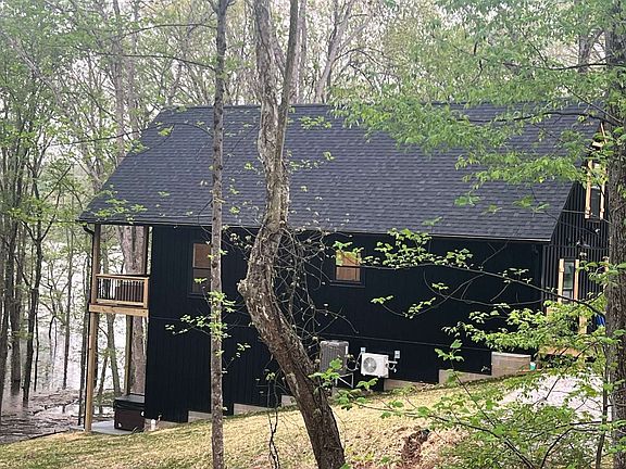 3rd image of 120 Pine Cir
