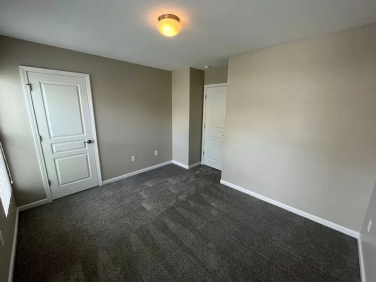 8206 Yaxley Hall Dr — Photo 20