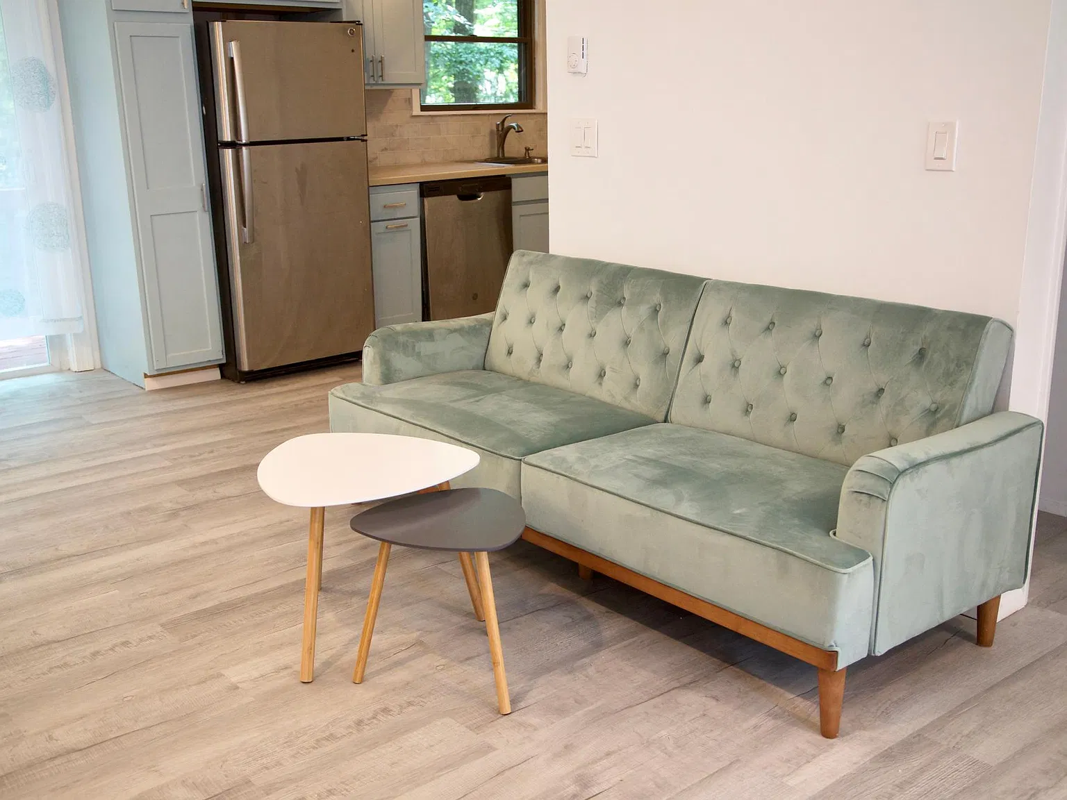 4 bed, 1500 sqft, $2,099 — Photo 2