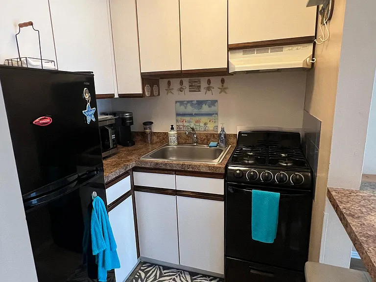 709 Ocean Ave #22 — Photo 6