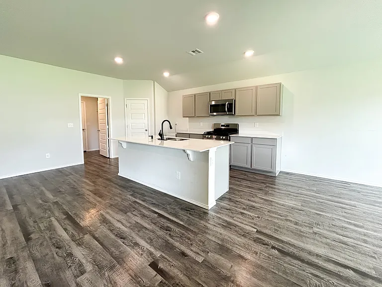 6217 Bradford Pear Ln — Photo 5