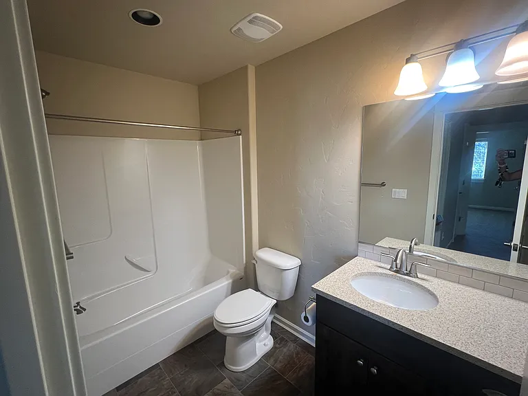 2910 SW Yew Park Ln — Photo 5