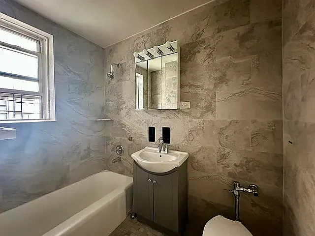 402 Ocean Pkwy #105 — Photo 11