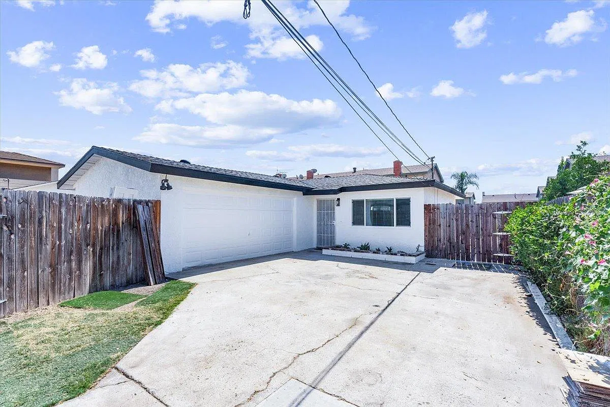 2 bed, 840 sqft, $3,495 — Photo 1