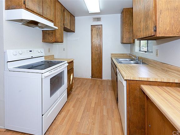 5th image of 5900 Murietta Ave APT 201