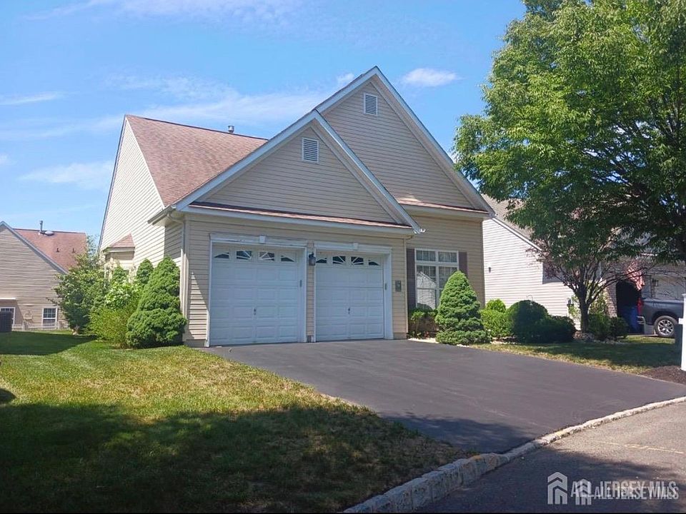 1st image of 6 Holly Manor Ct