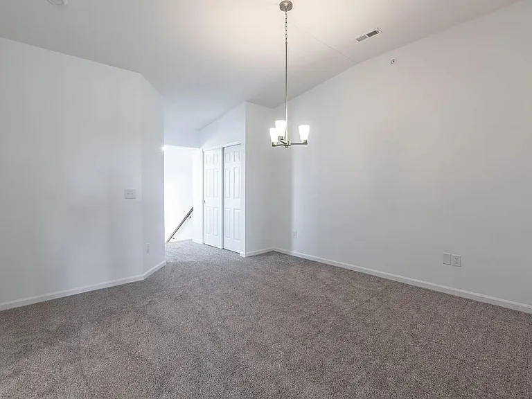 5239 Hazeltine Ln — Photo 9