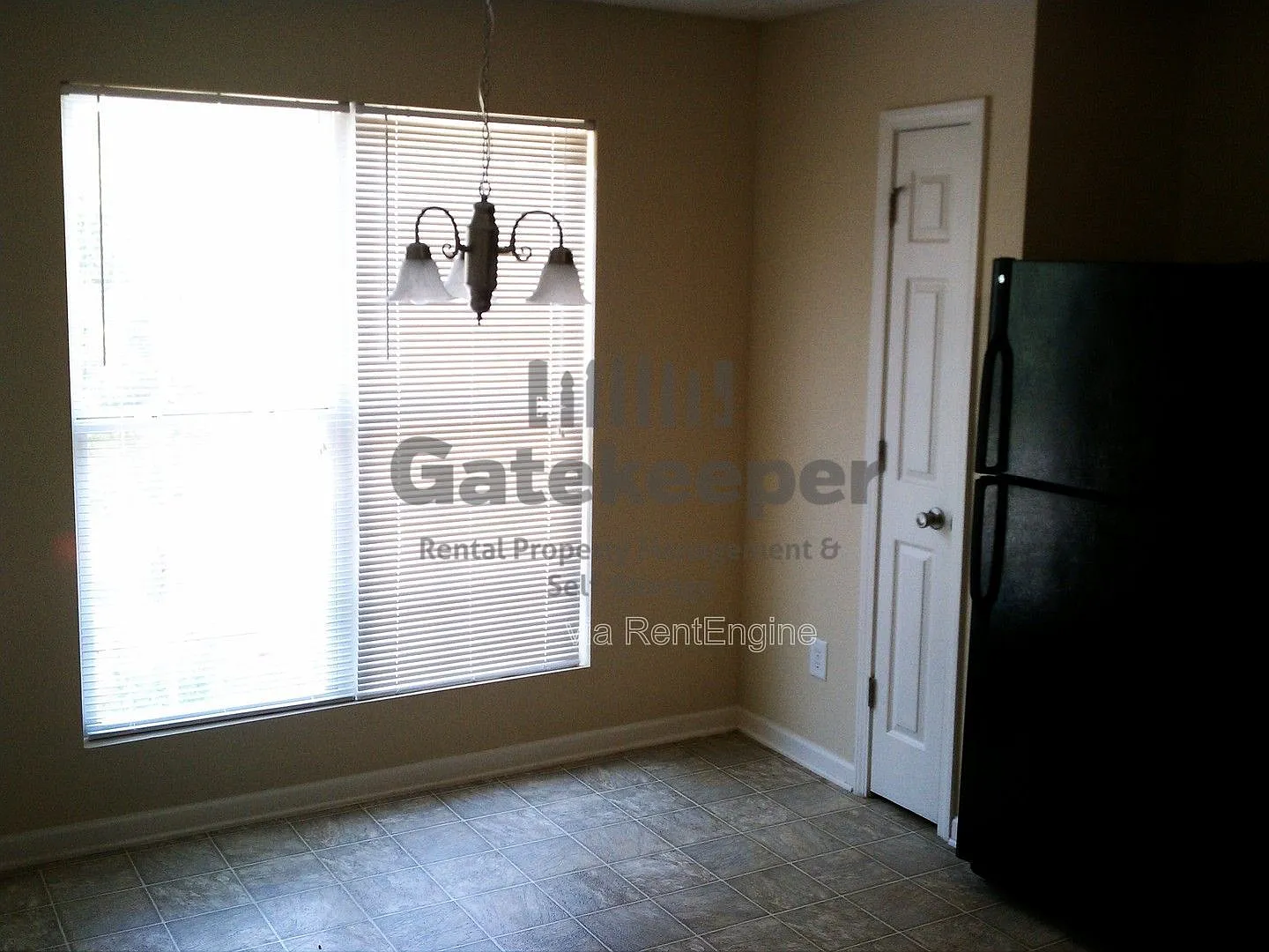 3 bed, 2.5 bath, 1529 sqft, $1,495 — Photo 3