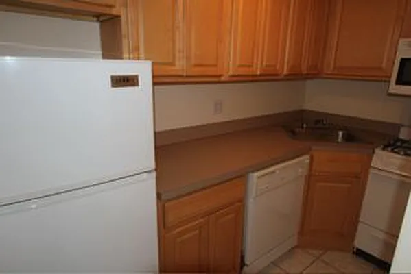 Rented by Robyn Lee, LREB | media 12