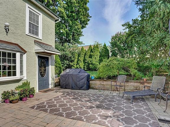 2nd image of 129 Winthrop Ave