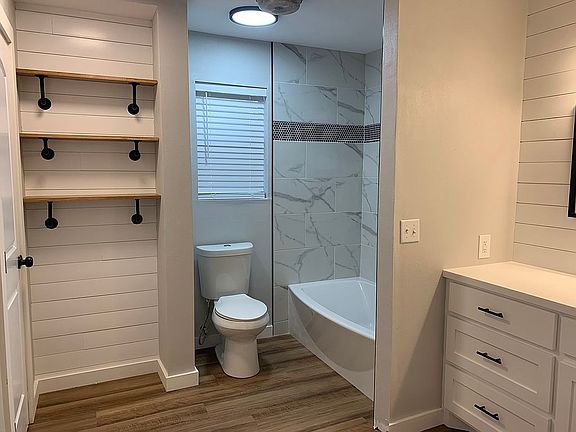 4th image of 2845 Briarwood Dr