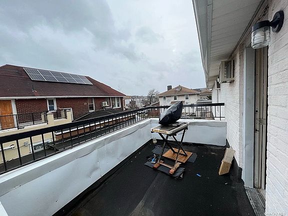 5th image of 4407 Sea Gate Ave #2