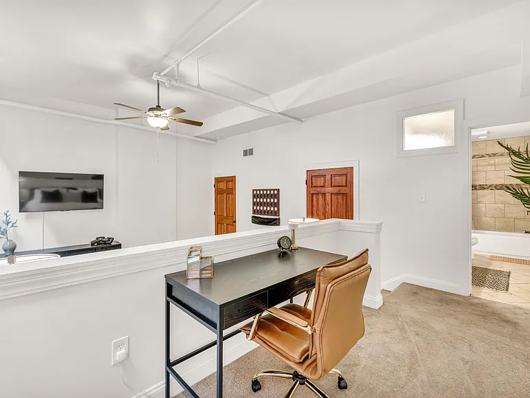 2042 E 4th St #300 — Photo 43