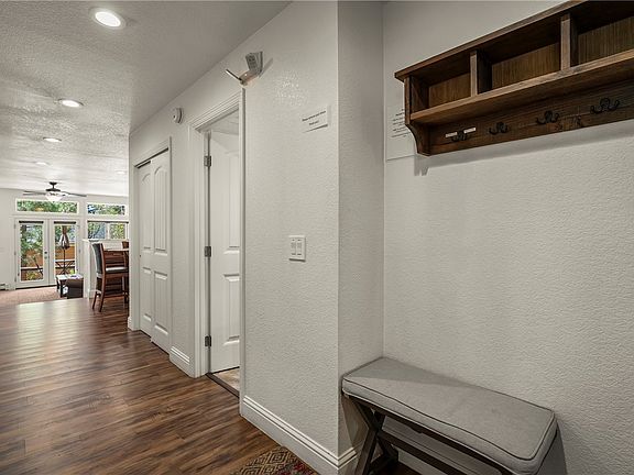 4th image of 939 Incline Way Unit 200