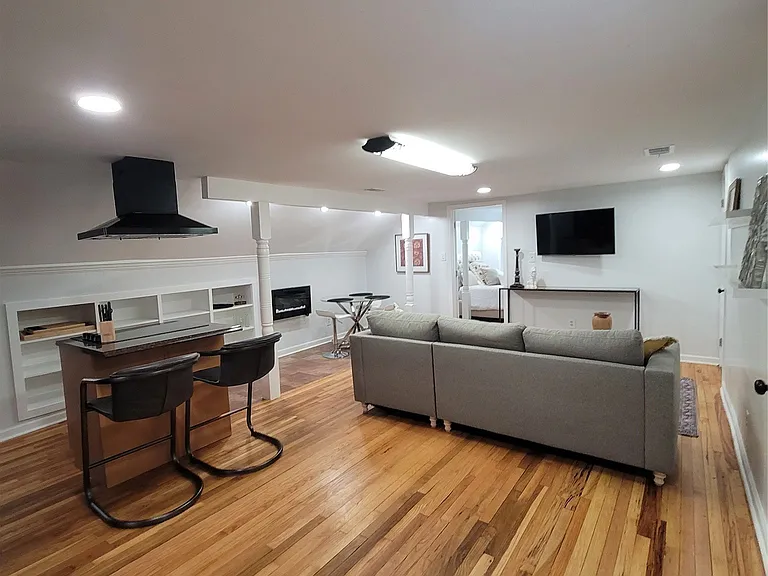 2137 Madison Ave — Photo 8