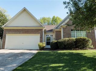 6422 Harburn Forest Dr, Charlotte, NC 28269