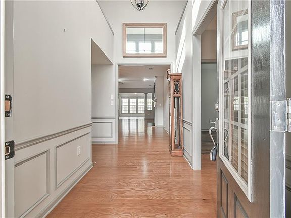 3rd image of 6468 Lantern Rdg