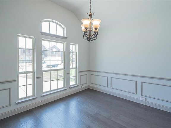 3rd image of 6412 Glenwick Dr