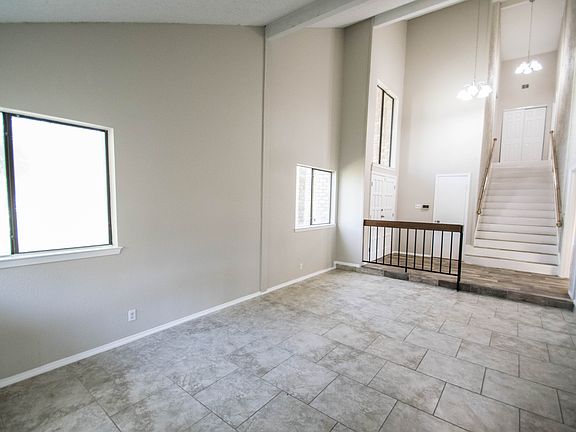 4th image of 2802 Ivy Oak St