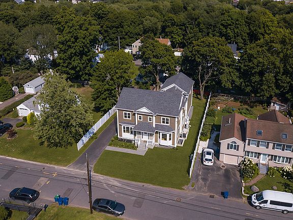 2nd image of 126 Jefferson St